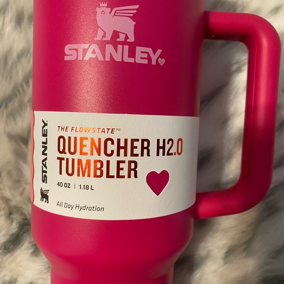 LIMITED EDITION Valentine’s Day Pink Stanley Thermos 40oz - Picture 2 of 9